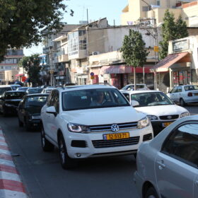 בעלי החניון לתושבי העוטף המפונים: "החניה חינם הסתיימה"