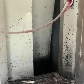 המעלית - צילום מתוך רשת חברתית על פי סעיף 27א לחוק זכויות יוצרים