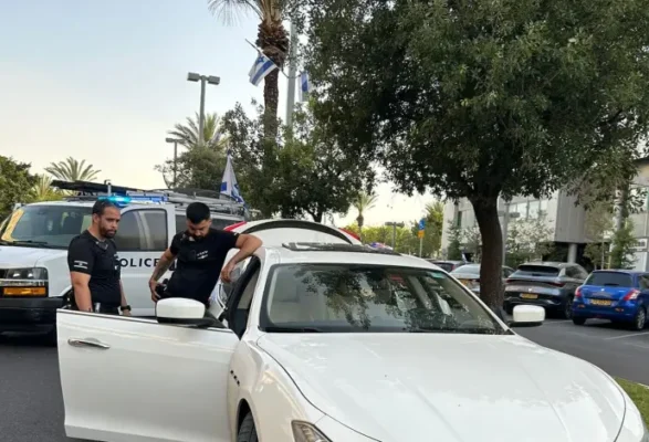 נעצר עם המזראטי צילום-דוברות המשטרה